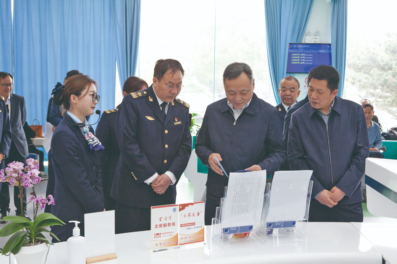 黨建引領風帆勁凝心聚力譜新篇長江海事局黨建與業務工作深度融合發展側記(圖1)