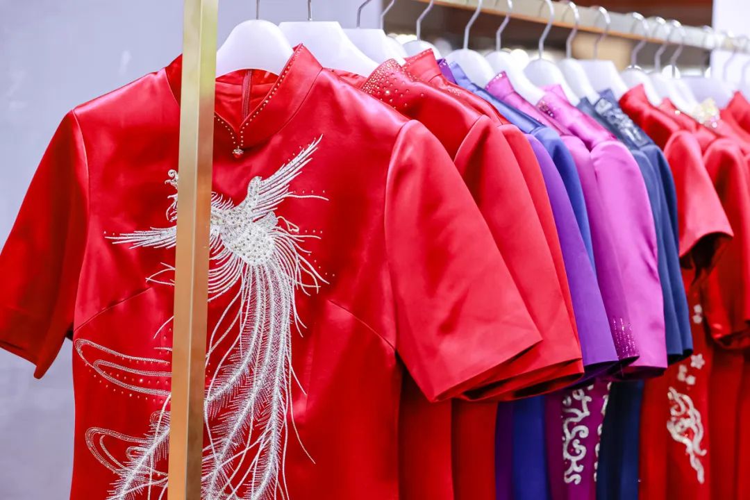 T社定制 - 更專業(yè)的T恤POLO衫文化衫服裝定制平臺(tái)(圖1)