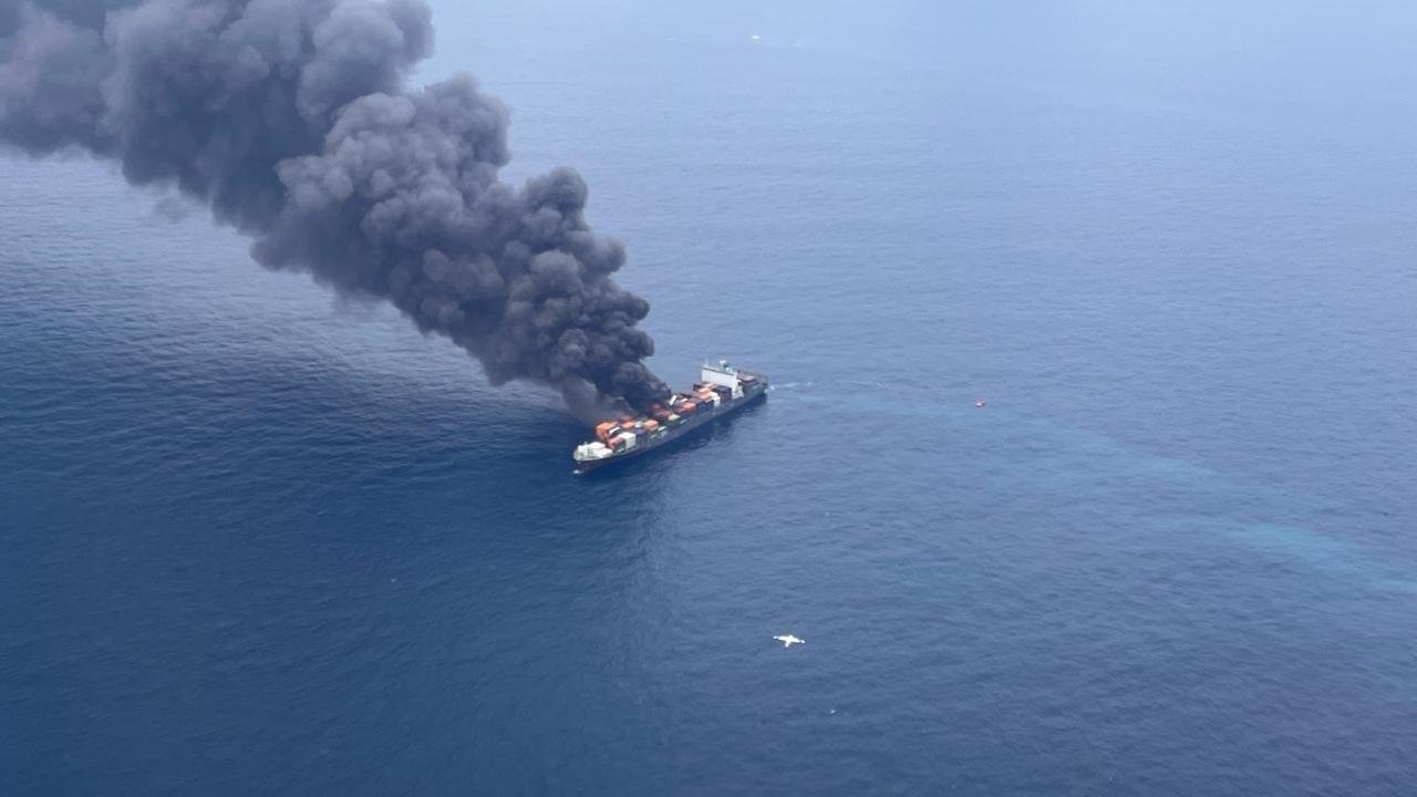 一貨輪在印度海域爆炸已有12名中國船員獲救(圖1)